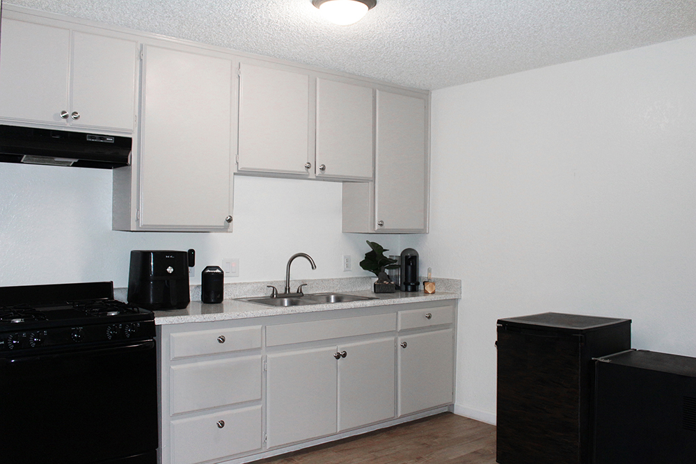 This photo is the visual representation of gourmet kitchens at Arbor Apartments.
